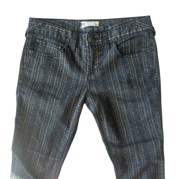 2/$30 Free People Women's Black Skinny Bali Tribal Boho Printed Jeans Size 26 - Picture 4 of 5